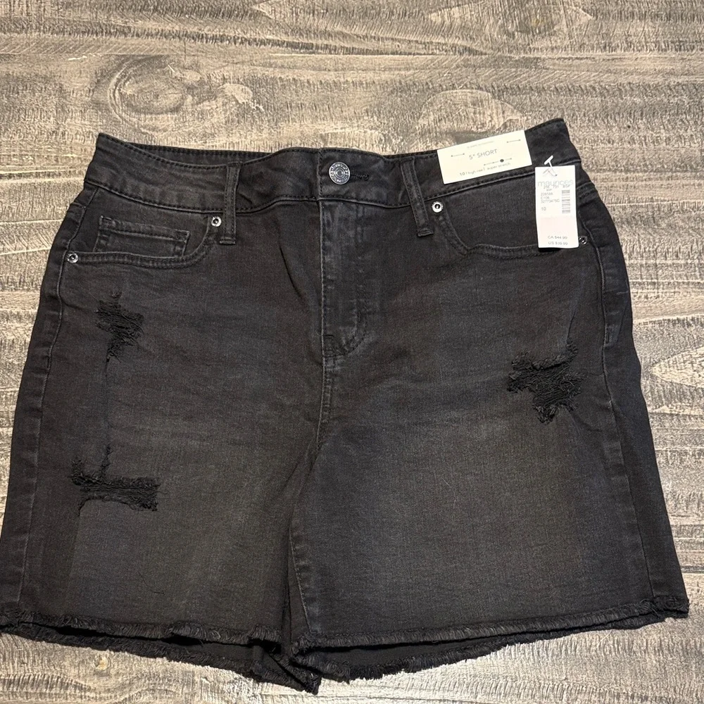 Maurices black distressed stretch 5” jeans shorts - Picture 3 of 8